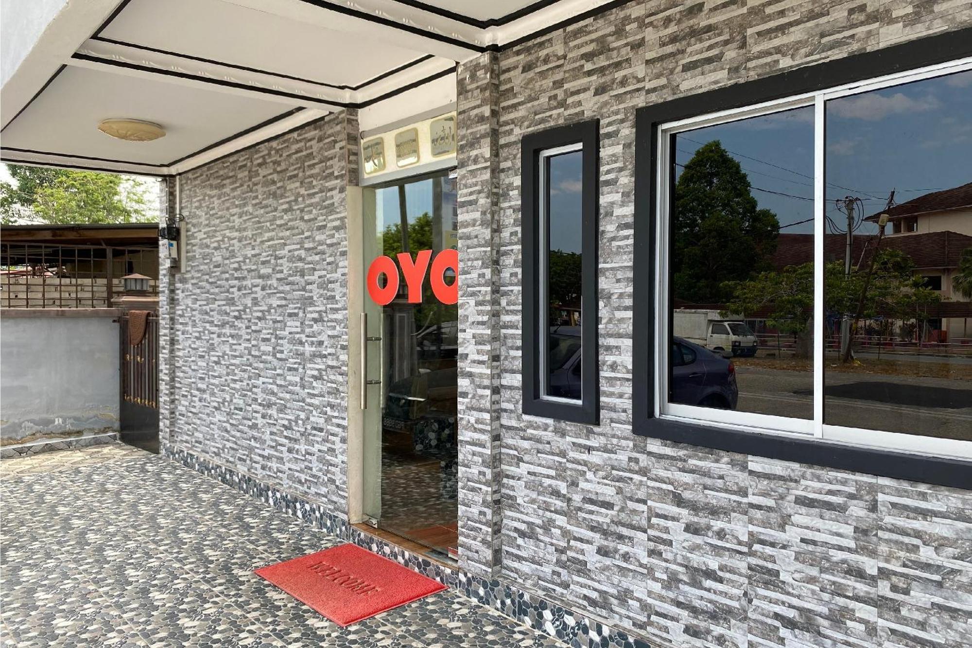 Oyo 90205 Bayu Sintok Motel Чанґлун Екстер'єр фото