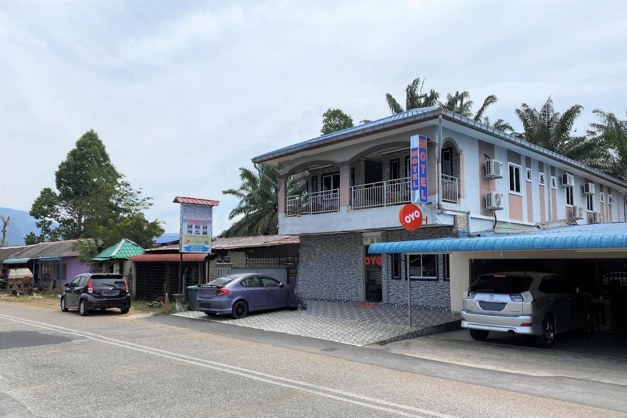 Oyo 90205 Bayu Sintok Motel Чанґлун Екстер'єр фото