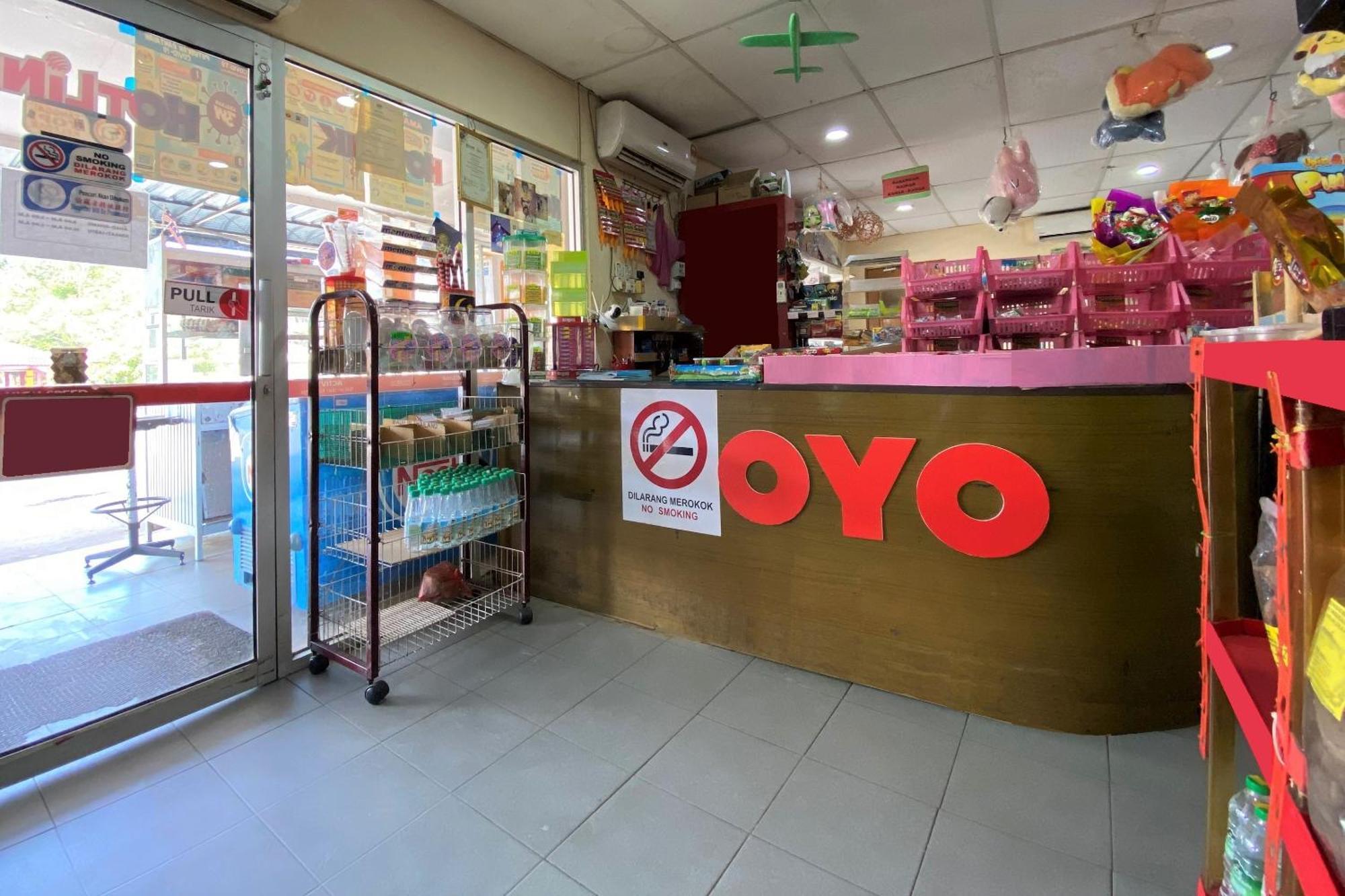 Oyo 90205 Bayu Sintok Motel Чанґлун Екстер'єр фото