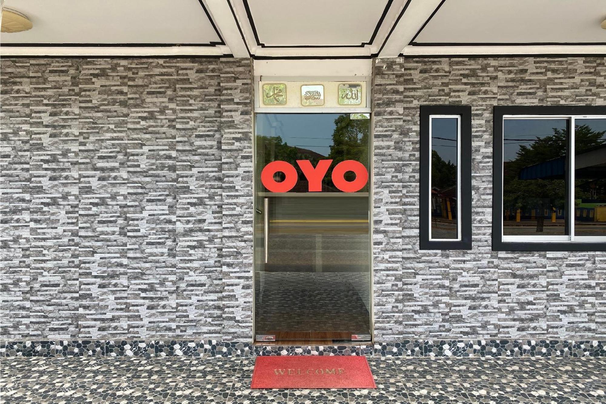 Oyo 90205 Bayu Sintok Motel Чанґлун Екстер'єр фото