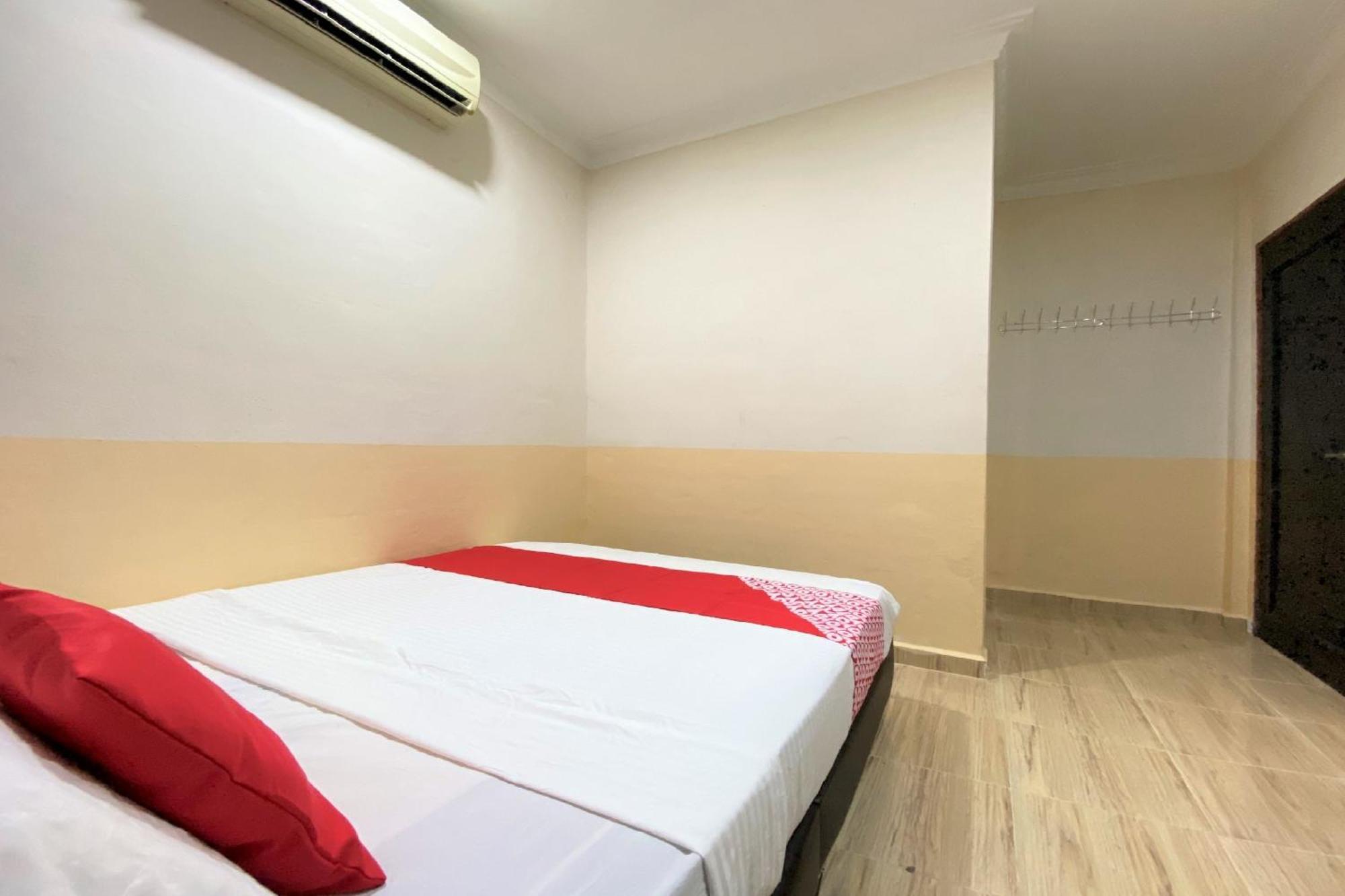 Oyo 90205 Bayu Sintok Motel Чанґлун Екстер'єр фото