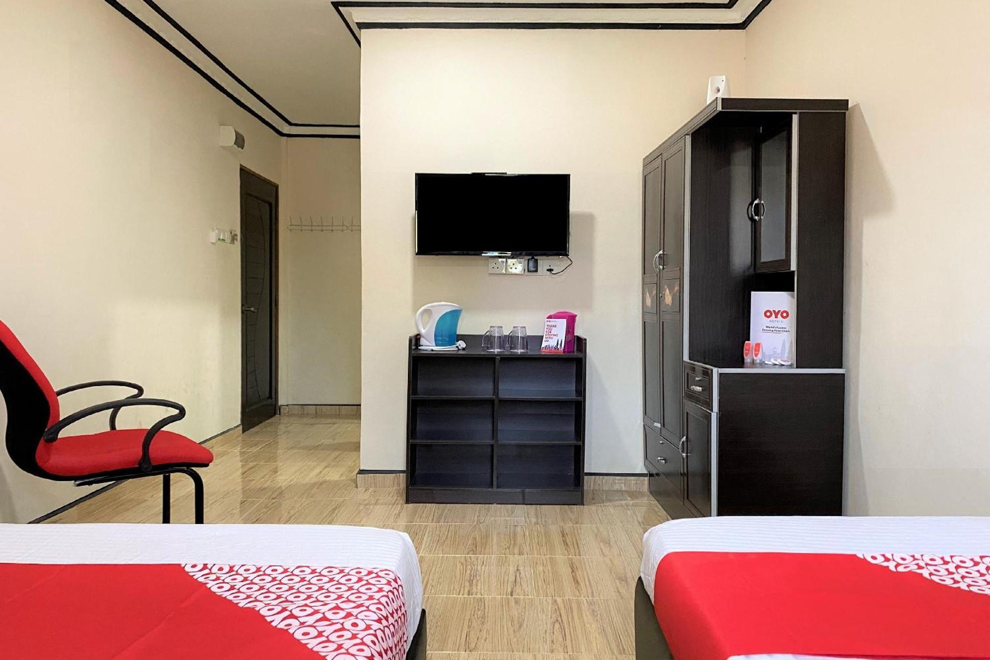 Oyo 90205 Bayu Sintok Motel Чанґлун Екстер'єр фото