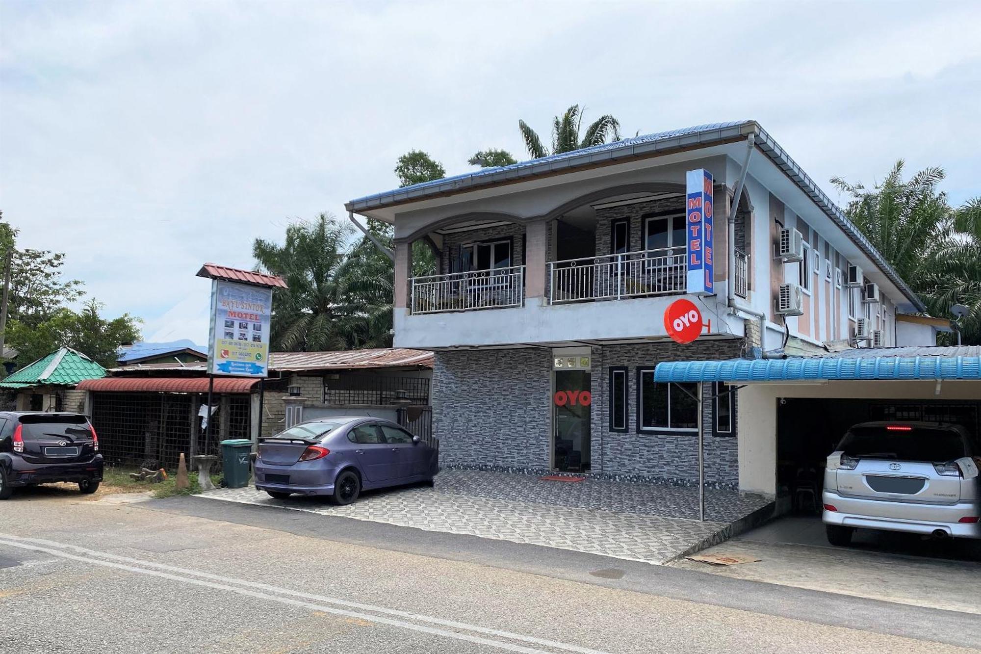 Oyo 90205 Bayu Sintok Motel Чанґлун Екстер'єр фото