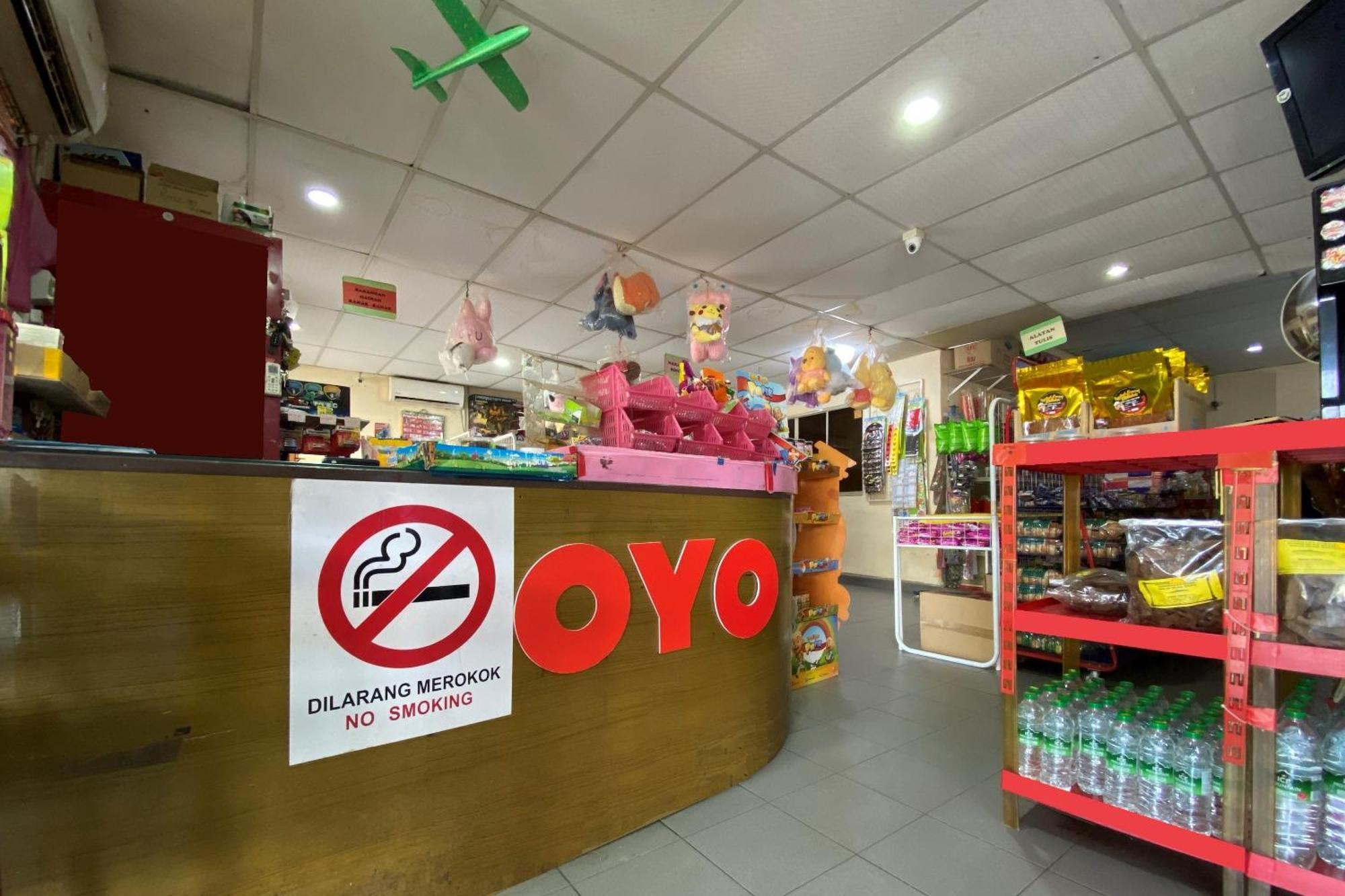 Oyo 90205 Bayu Sintok Motel Чанґлун Екстер'єр фото